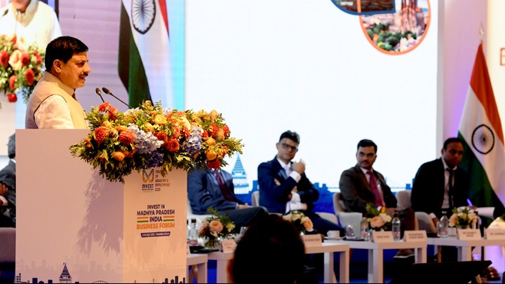 CM Dr. Yadav to Focus on Attracting Global Investment in Textile Sector of MP